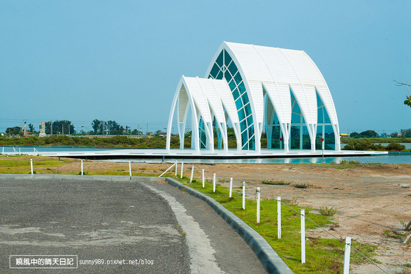 水晶教堂:【台南小旅遊】北門水晶教堂、錢來也、井仔腳小巡禮