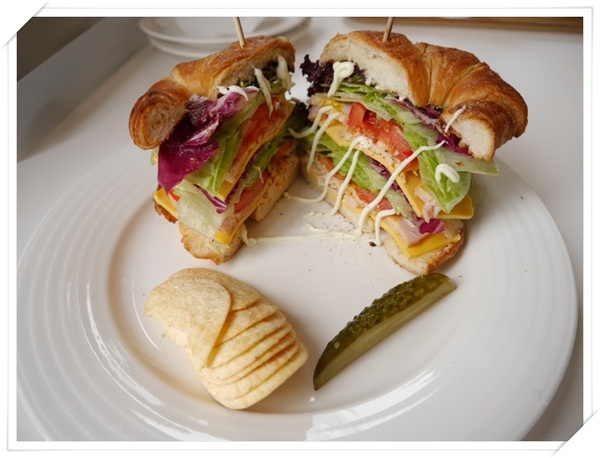 WOW咖啡:【深坑】Wow Cafe-微深山的休閒農莊咖啡館(咖啡、輕食、網路),還可以帶心愛的狗狗一起來唷!