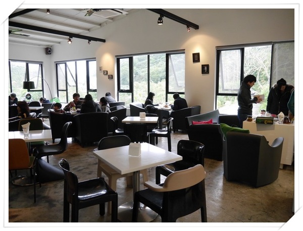 WOW咖啡:【深坑】Wow Cafe-微深山的休閒農莊咖啡館(咖啡、輕食、網路),還可以帶心愛的狗狗一起來唷!