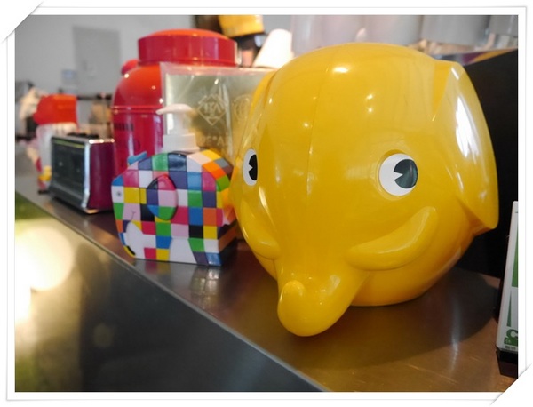 WOW咖啡:【深坑】Wow Cafe-微深山的休閒農莊咖啡館(咖啡、輕食、網路),還可以帶心愛的狗狗一起來唷!