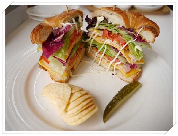 WOW咖啡:【深坑】Wow Cafe-微深山的休閒農莊咖啡館(咖啡、輕食、網路),還可以帶心愛的狗狗一起來唷!