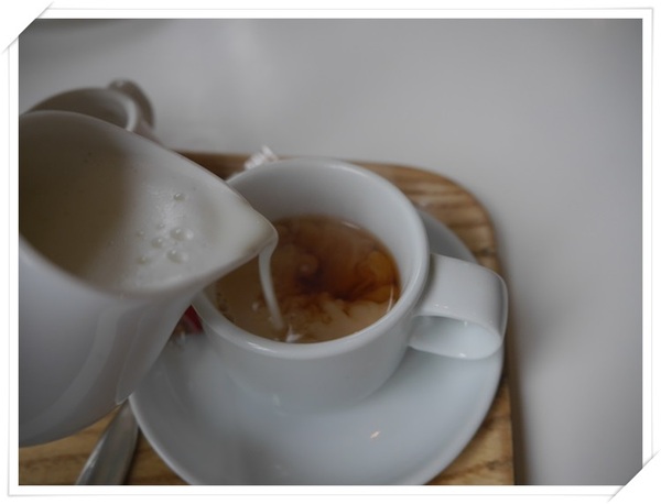 WOW咖啡:【深坑】Wow Cafe-微深山的休閒農莊咖啡館(咖啡、輕食、網路),還可以帶心愛的狗狗一起來唷!