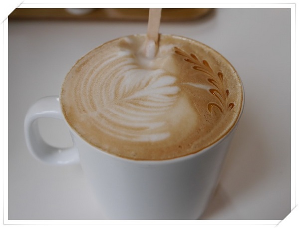 WOW咖啡:【深坑】Wow Cafe-微深山的休閒農莊咖啡館(咖啡、輕食、網路),還可以帶心愛的狗狗一起來唷!