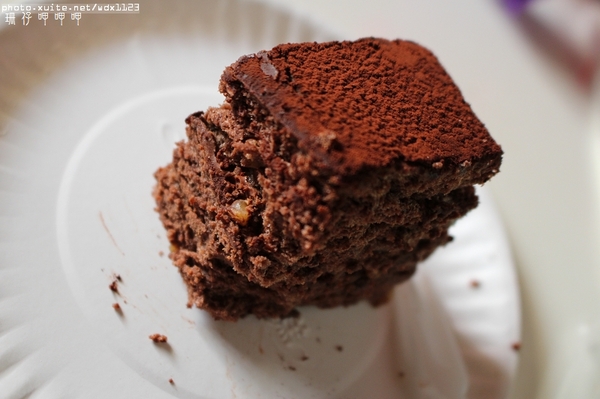 奈瑪生巧克力蛋糕:奈瑪生巧克力蛋糕✪不甜不膩好吃~103.10.15