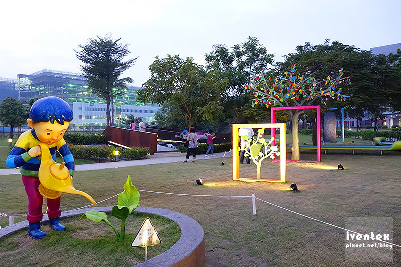 24幾米裝置藝術小公園