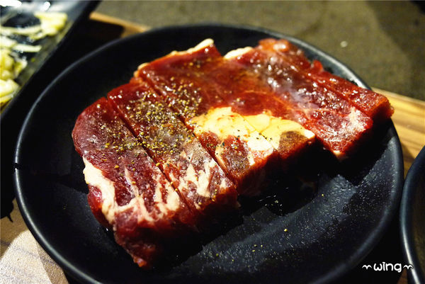 我！就厲害(板橋店)：［新北板橋］【我！就厲害(板橋店)】嚴選大蝦、各式牛、豬、雞肉極緻食材吃到飽體驗