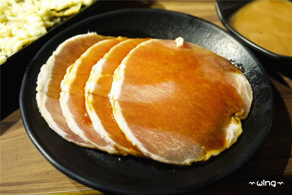 我！就厲害(板橋店)：［新北板橋］【我！就厲害(板橋店)】嚴選大蝦、各式牛、豬、雞肉極緻食材吃到飽體驗