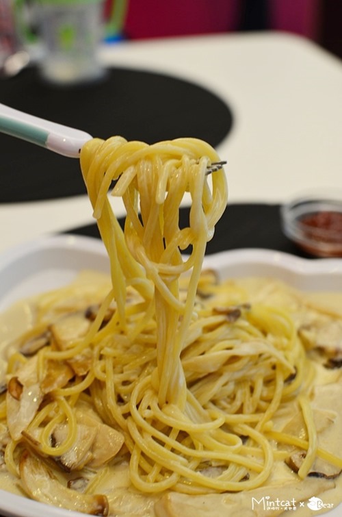 朵娜好食親子餐廳：【新北親子餐廳】三重朵娜好食體驗邀約‧好吃又好玩同時滿足一家大小(可包場辦寶寶聚會)