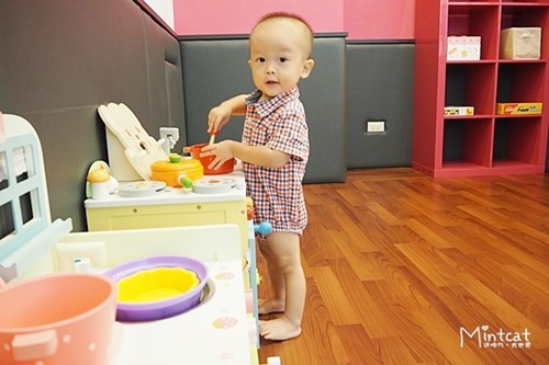 朵娜好食親子餐廳：【新北親子餐廳】三重朵娜好食體驗邀約‧好吃又好玩同時滿足一家大小(可包場辦寶寶聚會)