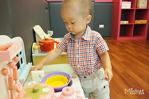 朵娜好食親子餐廳：【新北親子餐廳】三重朵娜好食體驗邀約‧好吃又好玩同時滿足一家大小(可包場辦寶寶聚會)