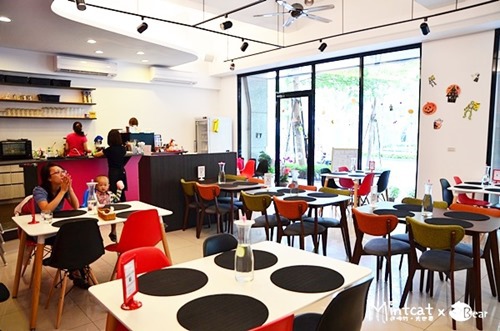 朵娜好食親子餐廳：【新北親子餐廳】三重朵娜好食體驗邀約‧好吃又好玩同時滿足一家大小(可包場辦寶寶聚會)