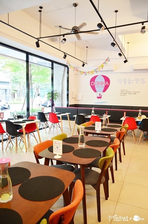 朵娜好食親子餐廳：【新北親子餐廳】三重朵娜好食體驗邀約‧好吃又好玩同時滿足一家大小(可包場辦寶寶聚會)