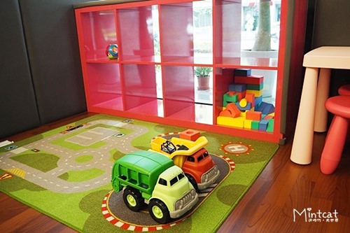 朵娜好食親子餐廳：【新北親子餐廳】三重朵娜好食體驗邀約‧好吃又好玩同時滿足一家大小(可包場辦寶寶聚會)