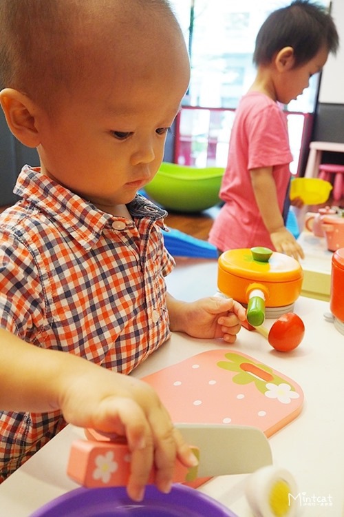 朵娜好食親子餐廳：【新北親子餐廳】三重朵娜好食體驗邀約‧好吃又好玩同時滿足一家大小(可包場辦寶寶聚會)