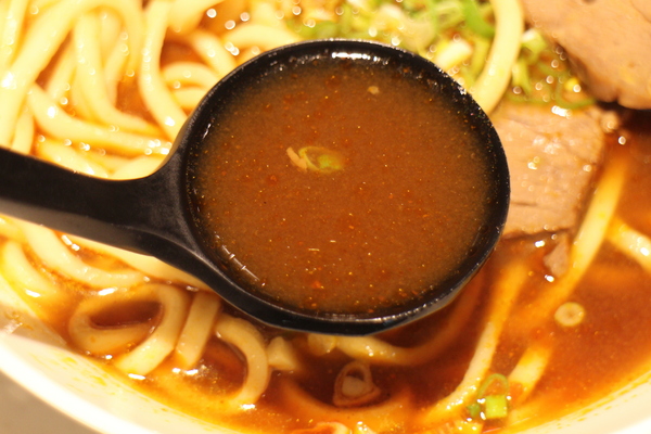 御牛殿(莊敬店):全國首創產銷合一之品牌「御牛殿麵鍋食堂」莊敬店