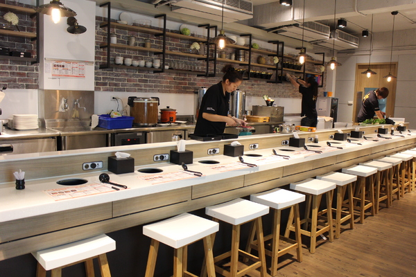 御牛殿(莊敬店):全國首創產銷合一之品牌「御牛殿麵鍋食堂」莊敬店