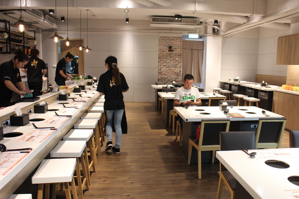 御牛殿(莊敬店):全國首創產銷合一之品牌「御牛殿麵鍋食堂」莊敬店