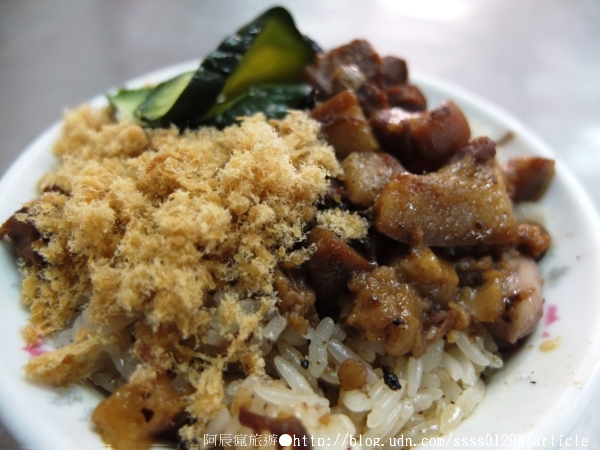 落成米糕店:【美食特搜。台南中西區】落成米糕店。米糕 四神豬腸湯 令饕客想念的府城小吃古早味