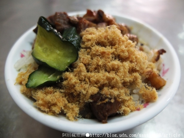 落成米糕店:【美食特搜。台南中西區】落成米糕店。米糕 四神豬腸湯 令饕客想念的府城小吃古早味