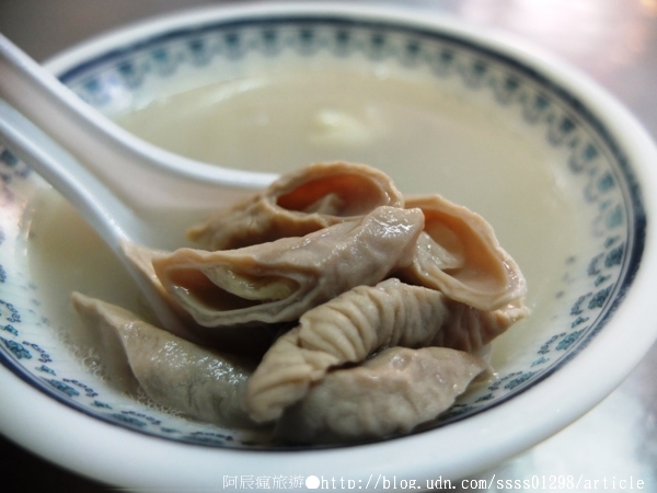 落成米糕店:【美食特搜。台南中西區】落成米糕店。米糕 四神豬腸湯 令饕客想念的府城小吃古早味