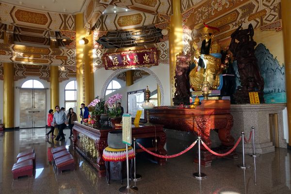 無極天元宮:(胖樺遊記) 賞櫻必來「淡水無極天元宮」。浪漫花海繽紛燦爛美不盛收