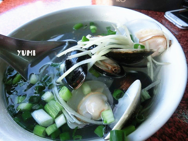 深水步海鮮碳烤：【南投食記】就是要新鮮fresh!南投也能吃到東石港的超美味鮮蚵@深水步蚵學院海鮮碳烤