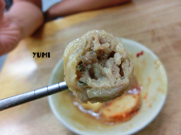 台北傳統小吃/台北甜不辣:【台中食記】林森路上隱藏的台北美食!台北甜不辣/台北花枝肉羹/九份芋圓@台北傳統小吃