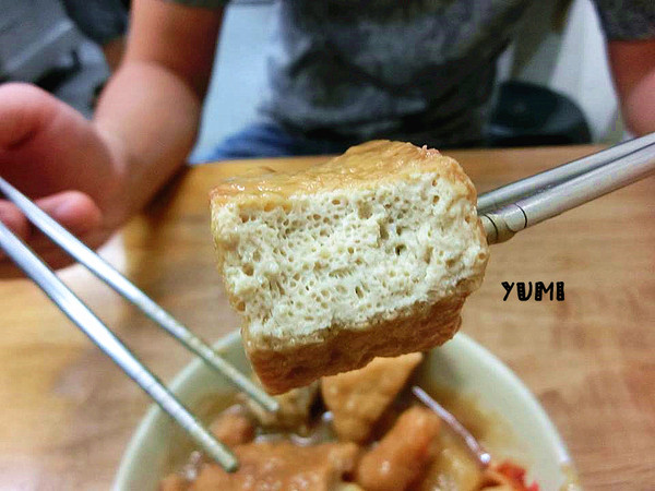 台北傳統小吃/台北甜不辣:【台中食記】林森路上隱藏的台北美食!台北甜不辣/台北花枝肉羹/九份芋圓@台北傳統小吃