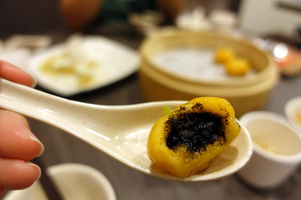 犁園湯包館(永和店)：(胖樺食記) 新北永和推薦美食「犁園湯包館永貞店」，南瓜芝麻包好看又好吃/捷運頂溪站/捷運南京復興