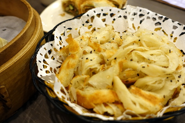 犁園湯包館(永和店)：(胖樺食記) 新北永和推薦美食「犁園湯包館永貞店」，南瓜芝麻包好看又好吃/捷運頂溪站/捷運南京復興