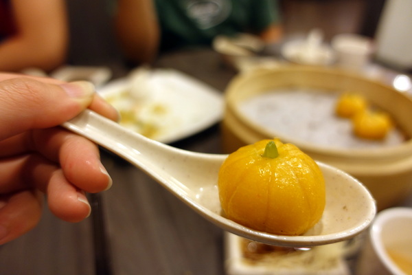 犁園湯包館(永和店)：(胖樺食記) 新北永和推薦美食「犁園湯包館永貞店」，南瓜芝麻包好看又好吃/捷運頂溪站/捷運南京復興