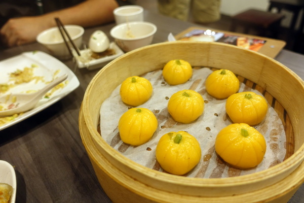 犁園湯包館(永和店)：(胖樺食記) 新北永和推薦美食「犁園湯包館永貞店」，南瓜芝麻包好看又好吃/捷運頂溪站/捷運南京復興