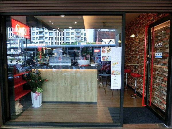 J Coffee/傑品咖啡：【邀稿】休息一下吧!旅人們~鄰近台中火車站的隱藏美食餐廳@J Coffee/傑品咖啡