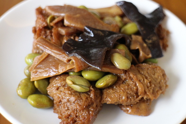 貳壹村精緻麵點：【愛玩客】介紹藝人孫鵬開的店「貳壹村精緻麵點」新竹牛肉麵/近世博