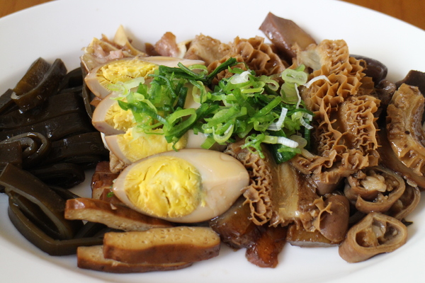 貳壹村精緻麵點：【愛玩客】介紹藝人孫鵬開的店「貳壹村精緻麵點」新竹牛肉麵/近世博