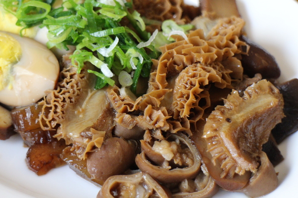 貳壹村精緻麵點：【愛玩客】介紹藝人孫鵬開的店「貳壹村精緻麵點」新竹牛肉麵/近世博