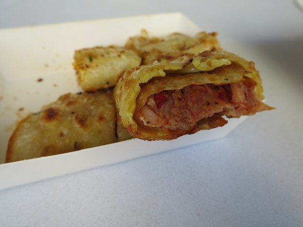 燒肉咬蛋(辛亥店)：燒肉咬蛋，ㄛ伊西~