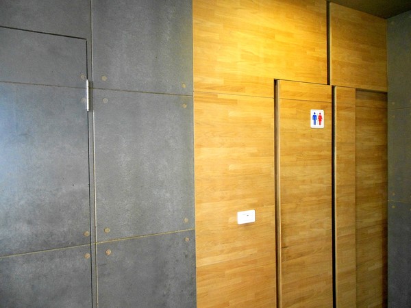 燒肉咬蛋(辛亥店)：燒肉咬蛋，ㄛ伊西~