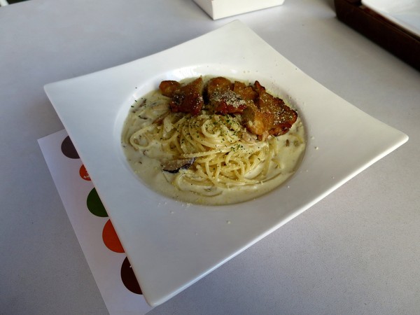 燒肉咬蛋(辛亥店)：燒肉咬蛋，ㄛ伊西~