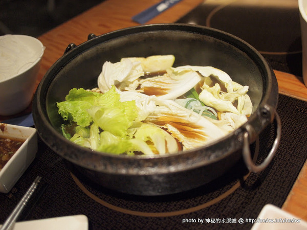 八錢鍋物：【食記】輕井澤旗下~滿足你對不同火鍋種類的需求 @ 台中南屯-八錢鍋物料理