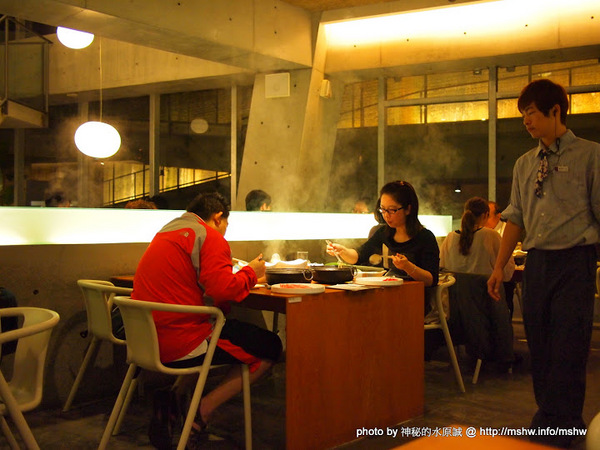 八錢鍋物：【食記】輕井澤旗下~滿足你對不同火鍋種類的需求 @ 台中南屯-八錢鍋物料理