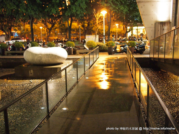 八錢鍋物：【食記】輕井澤旗下~滿足你對不同火鍋種類的需求 @ 台中南屯-八錢鍋物料理