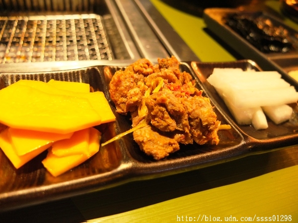 原燒優質原味燒肉(高雄中山店)：【愛評口碑券】原燒優質原味燒肉-高雄中山店。黑鑽雙享套餐新品嚐鮮 獨創三八烤法 美國安格斯牛套餐好夢幻