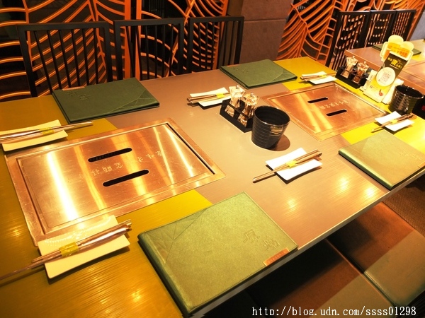 原燒優質原味燒肉(高雄中山店)：【愛評口碑券】原燒優質原味燒肉-高雄中山店。黑鑽雙享套餐新品嚐鮮 獨創三八烤法 美國安格斯牛套餐好夢幻