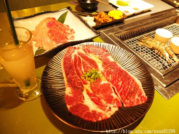 原燒優質原味燒肉(高雄中山店)：【愛評口碑券】原燒優質原味燒肉-高雄中山店。黑鑽雙享套餐新品嚐鮮 獨創三八烤法 美國安格斯牛套餐好夢幻