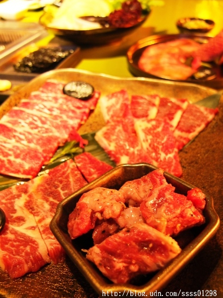 原燒優質原味燒肉(高雄中山店)：【愛評口碑券】原燒優質原味燒肉-高雄中山店。黑鑽雙享套餐新品嚐鮮 獨創三八烤法 美國安格斯牛套餐好夢幻