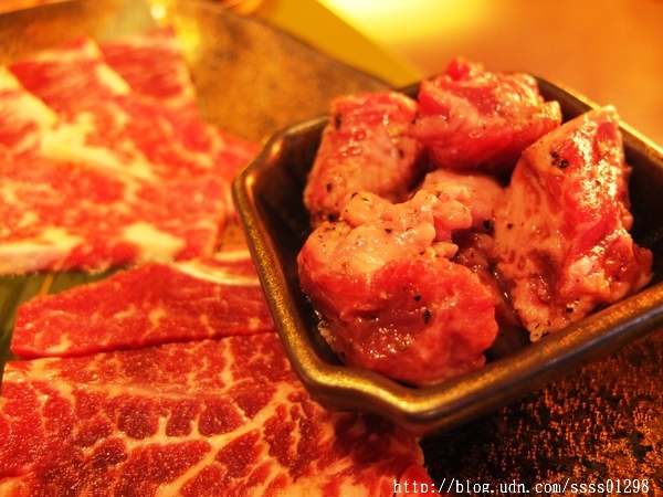 原燒優質原味燒肉(高雄中山店)：【愛評口碑券】原燒優質原味燒肉-高雄中山店。黑鑽雙享套餐新品嚐鮮 獨創三八烤法 美國安格斯牛套餐好夢幻