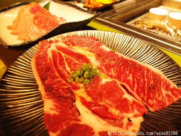 原燒優質原味燒肉(高雄中山店)：【愛評口碑券】原燒優質原味燒肉-高雄中山店。黑鑽雙享套餐新品嚐鮮 獨創三八烤法 美國安格斯牛套餐好夢幻