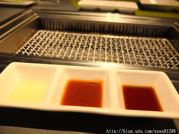 原燒優質原味燒肉(高雄中山店)：【愛評口碑券】原燒優質原味燒肉-高雄中山店。黑鑽雙享套餐新品嚐鮮 獨創三八烤法 美國安格斯牛套餐好夢幻