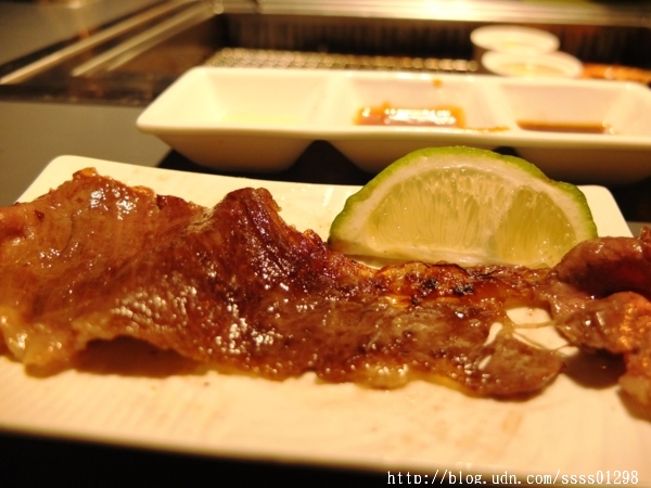 原燒優質原味燒肉(高雄中山店)：【愛評口碑券】原燒優質原味燒肉-高雄中山店。黑鑽雙享套餐新品嚐鮮 獨創三八烤法 美國安格斯牛套餐好夢幻